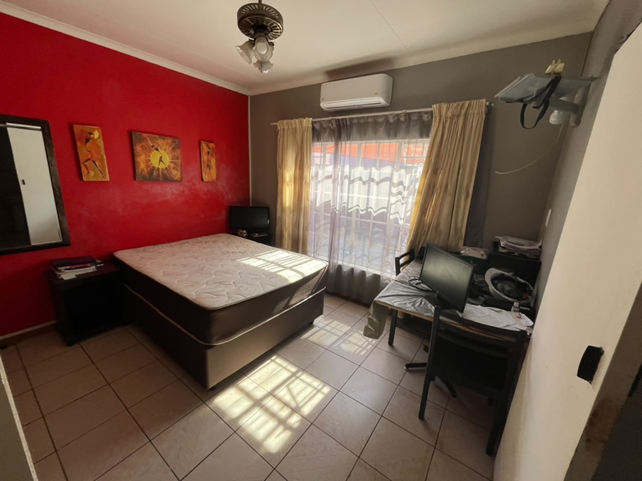To Let 6 Bedroom Property for Rent in Bodorp North West